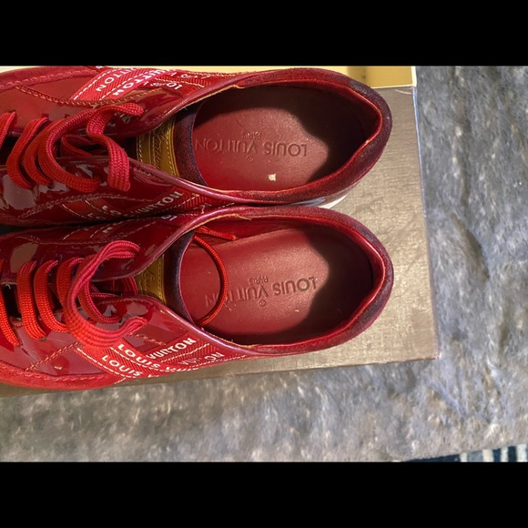 Red suede Louis Vuitton sneakers - Picture 3 of 3